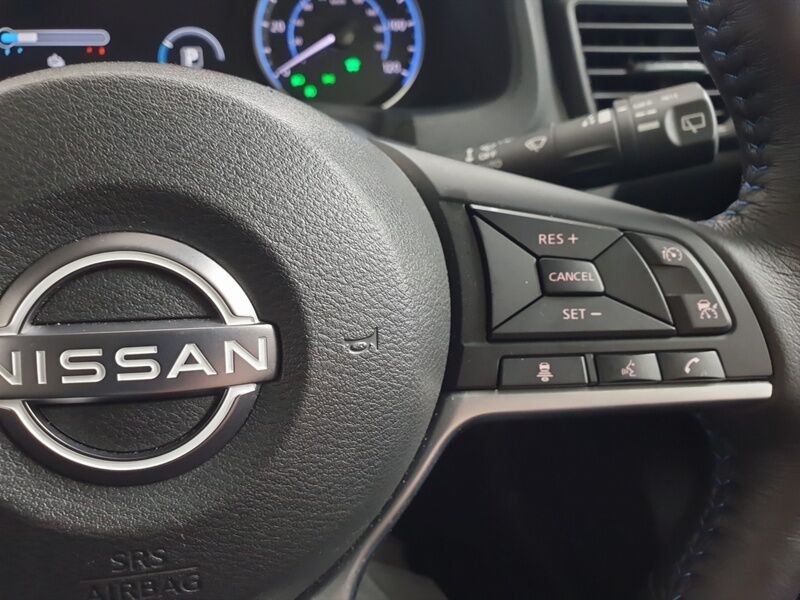 More views of Nissan Leaf