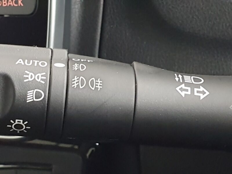 More views of Nissan Leaf