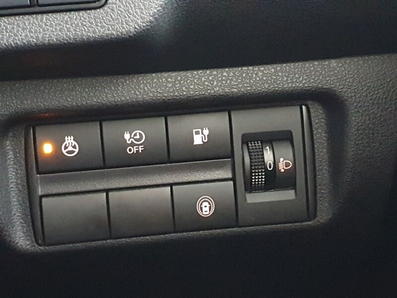 More views of Nissan Leaf