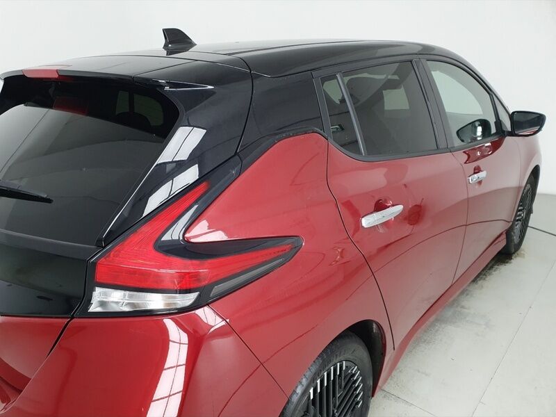 More views of Nissan Leaf