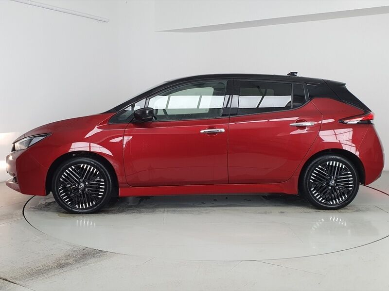 More views of Nissan Leaf