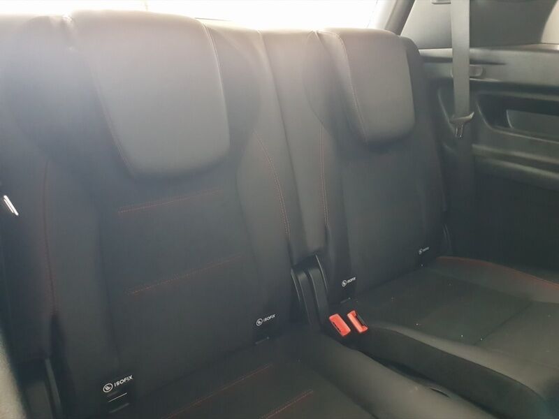 More views of Mercedes-Benz GLB