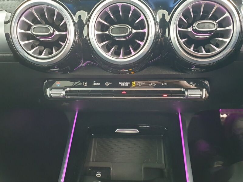 More views of Mercedes-Benz GLB