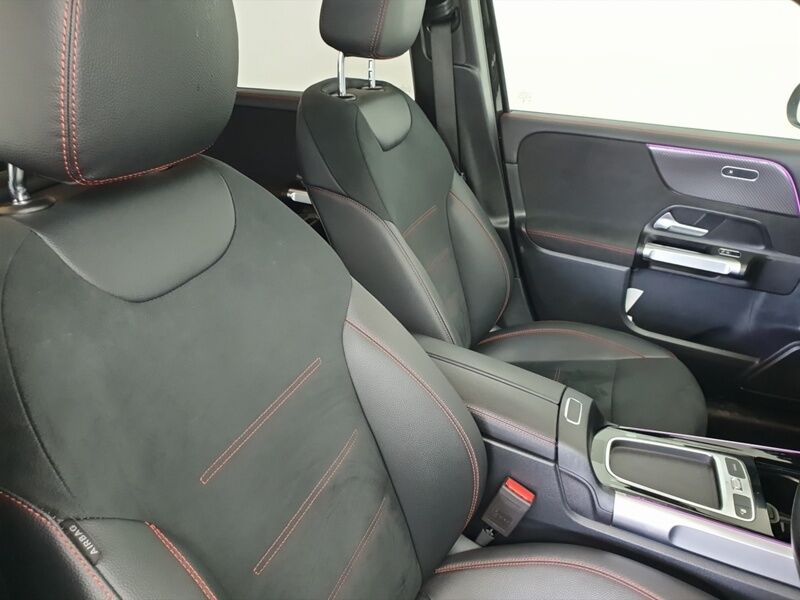 More views of Mercedes-Benz GLB