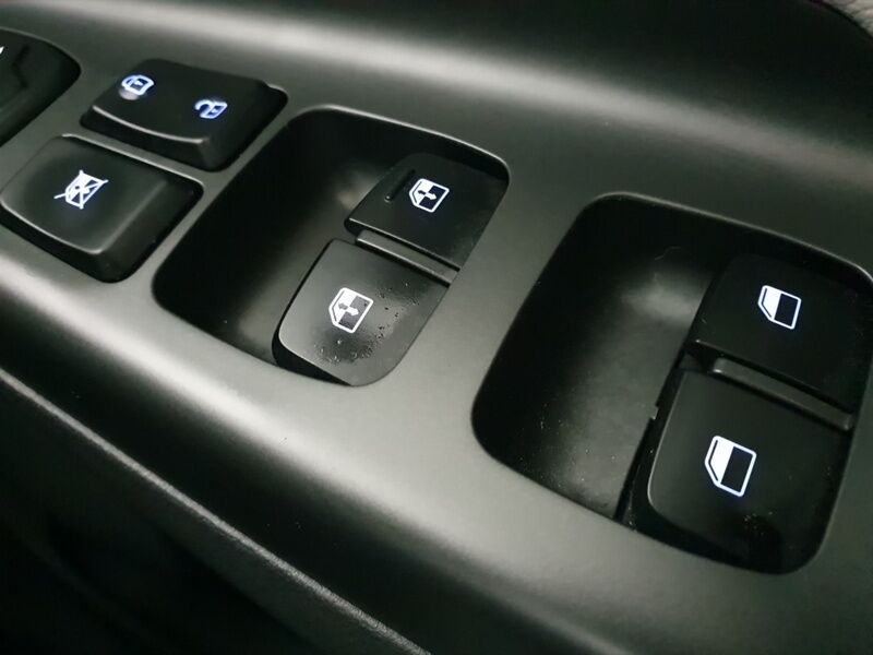 More views of Hyundai KONA