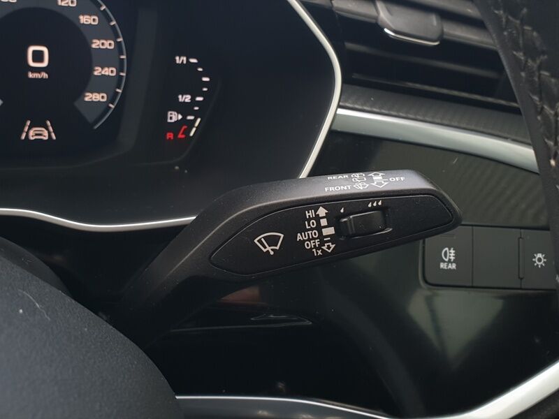 More views of Audi Q3