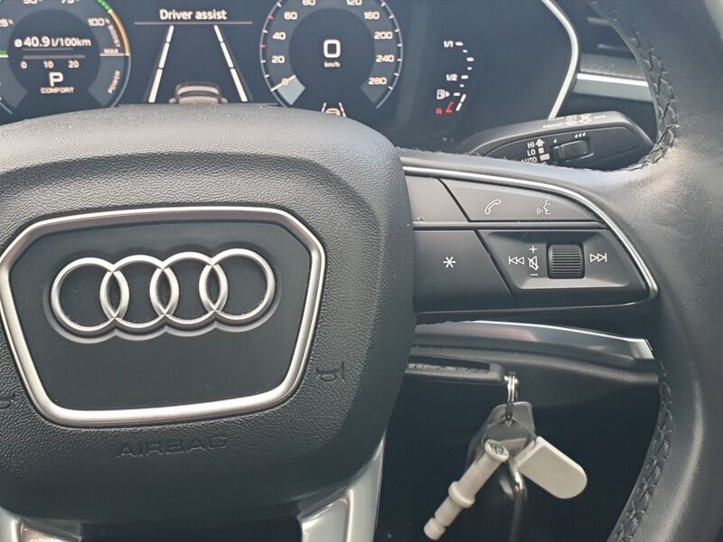 More views of Audi Q3