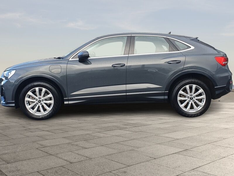 More views of Audi Q3