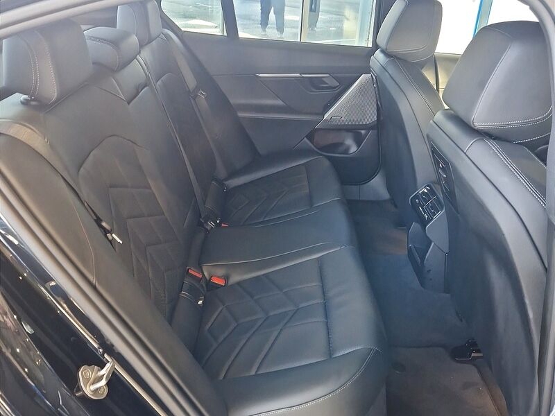 More views of BMW i5