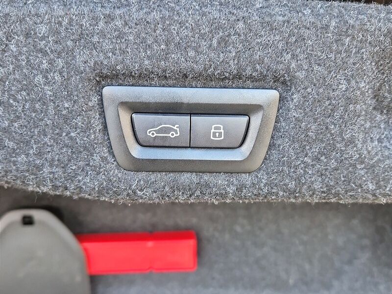 More views of BMW i5