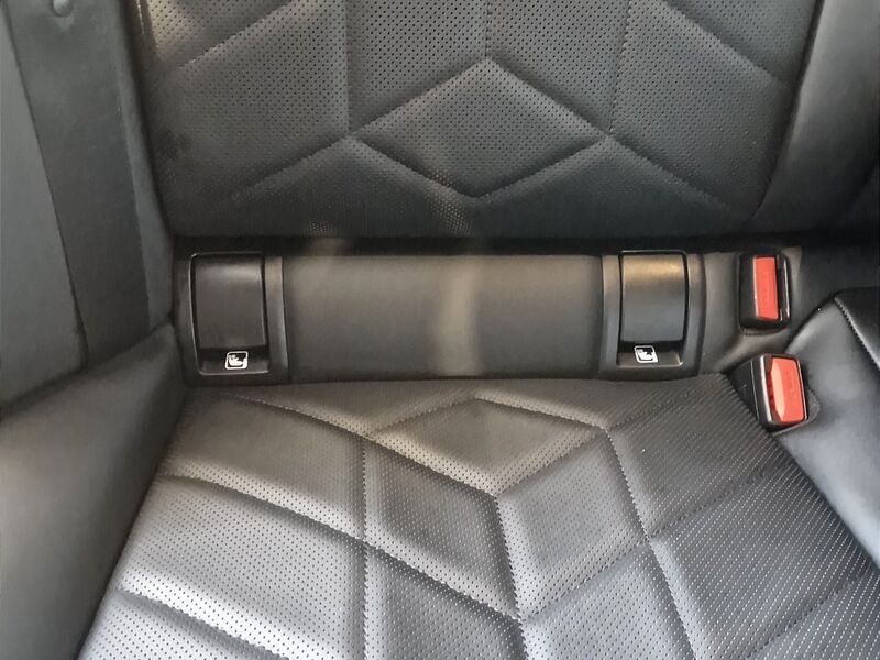 More views of BMW i5