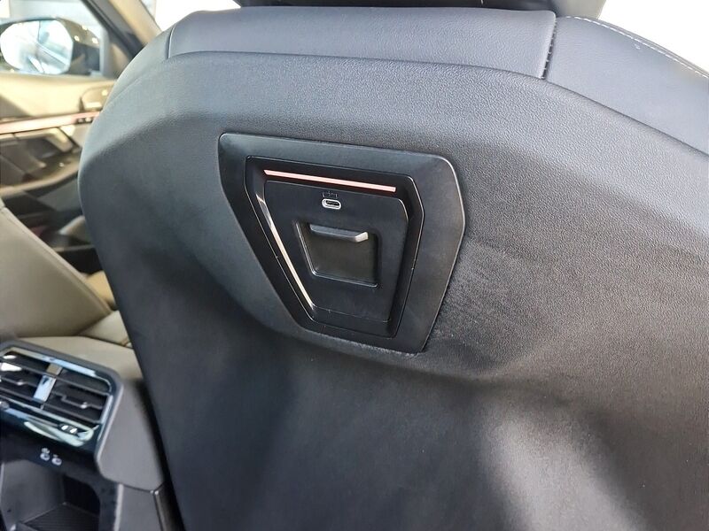 More views of BMW i5