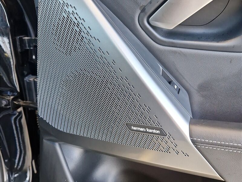 More views of BMW i5