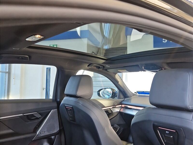 More views of BMW i5