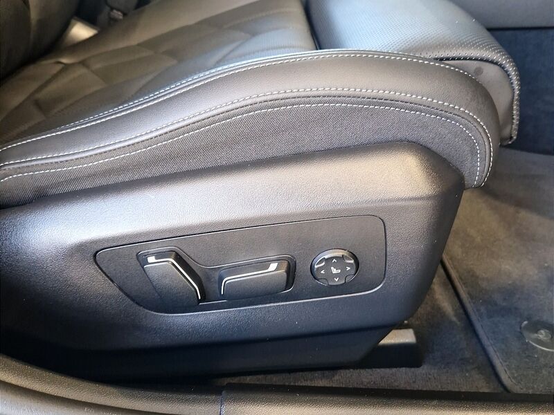 More views of BMW i5