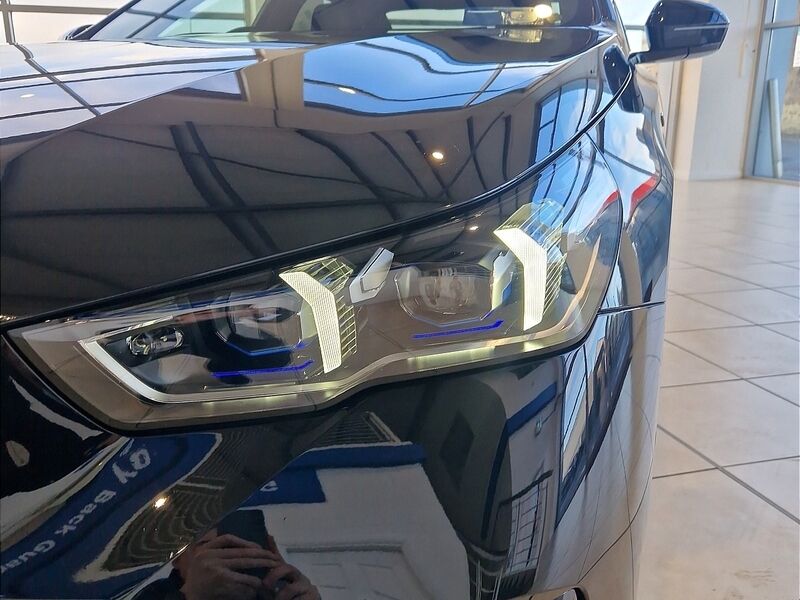 More views of BMW i5