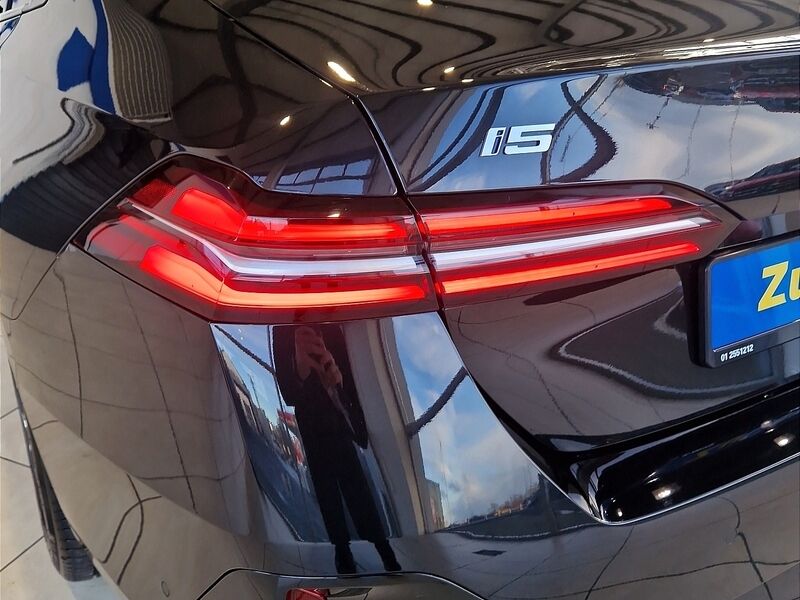 More views of BMW i5