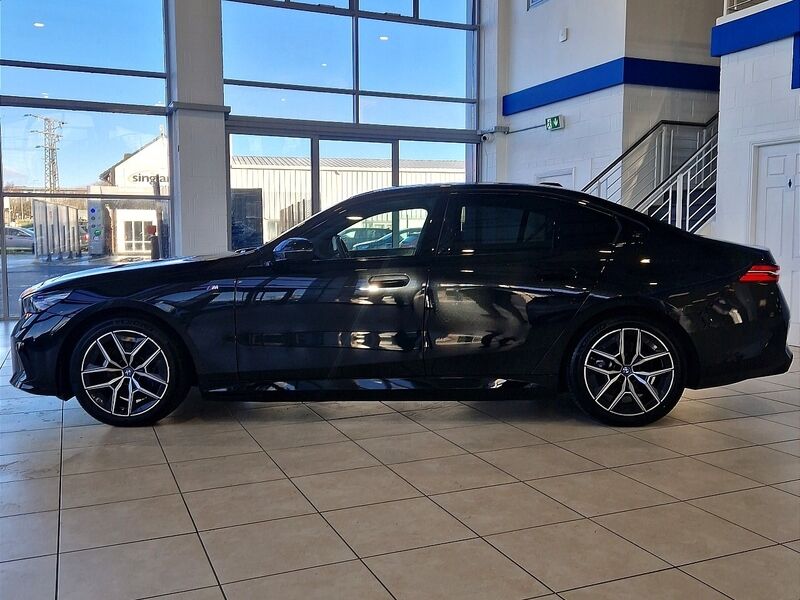 More views of BMW i5