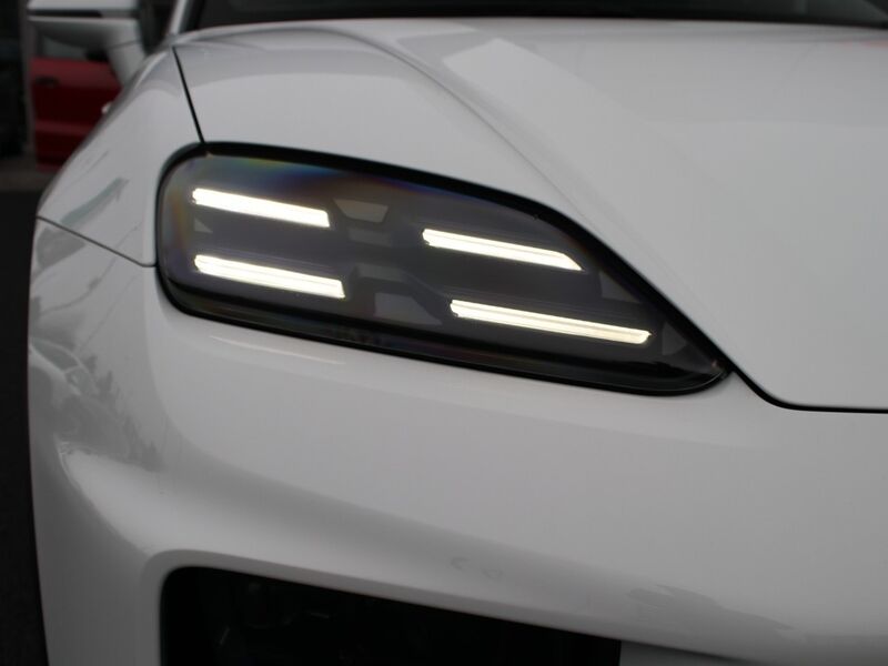 More views of Porsche Macan