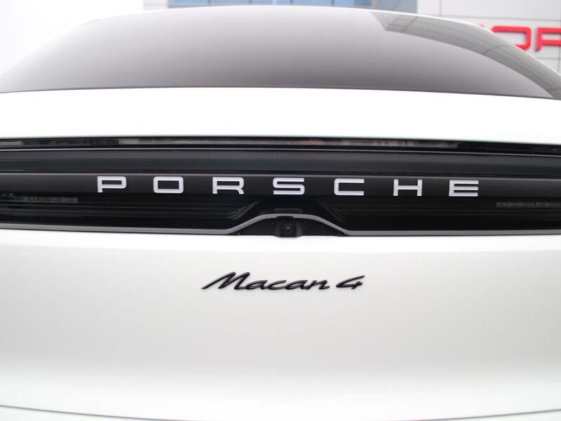 More views of Porsche Macan