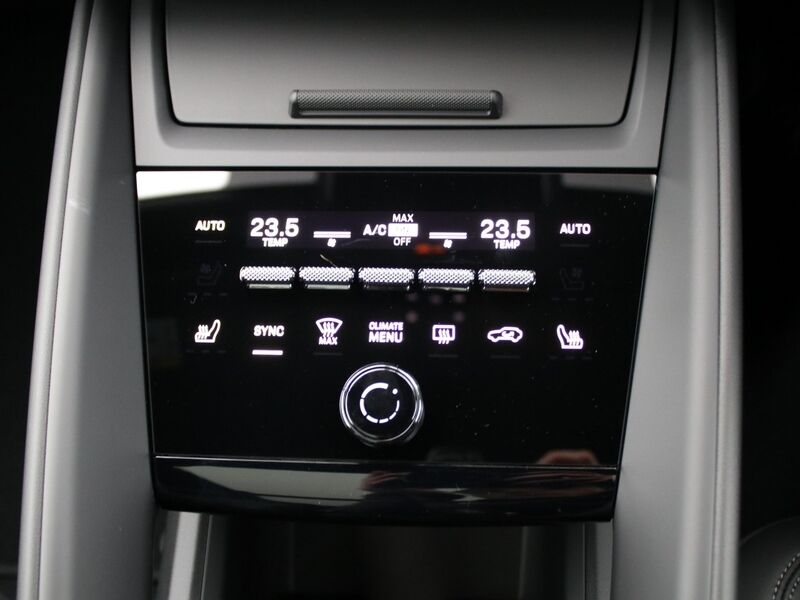 More views of Porsche Macan