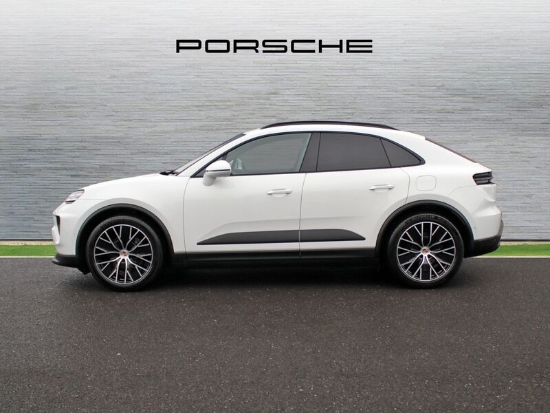 More views of Porsche Macan