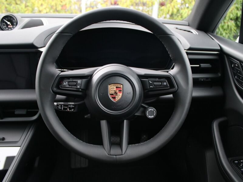 More views of Porsche Macan