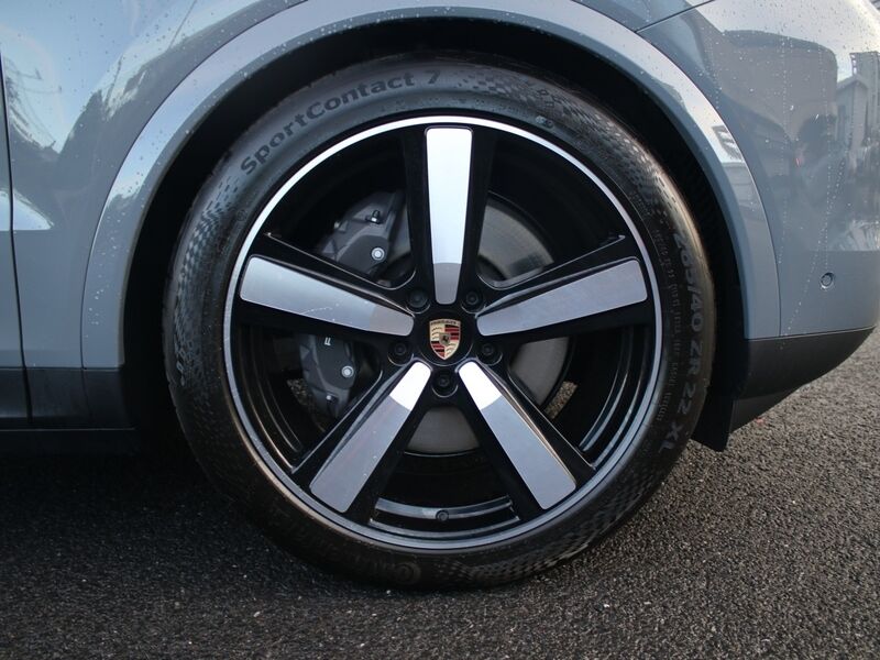 More views of Porsche Cayenne