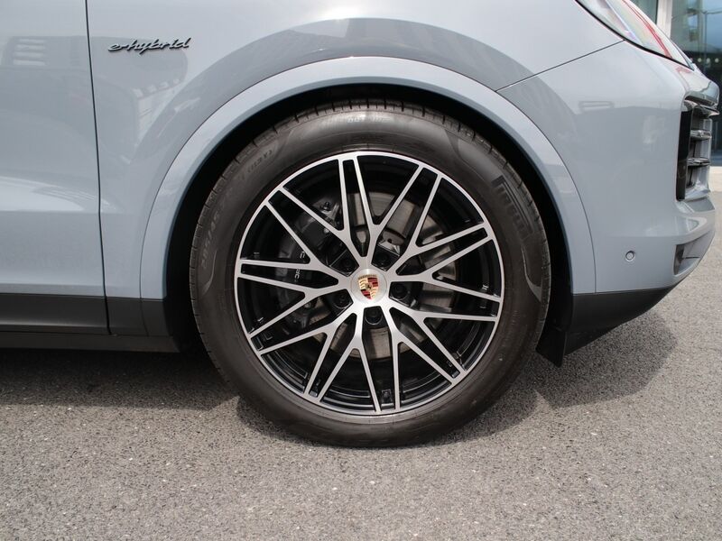More views of Porsche Cayenne