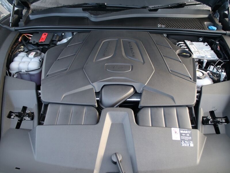 More views of Porsche Cayenne