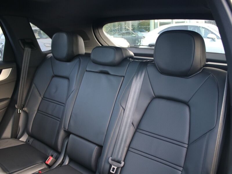 More views of Porsche Cayenne