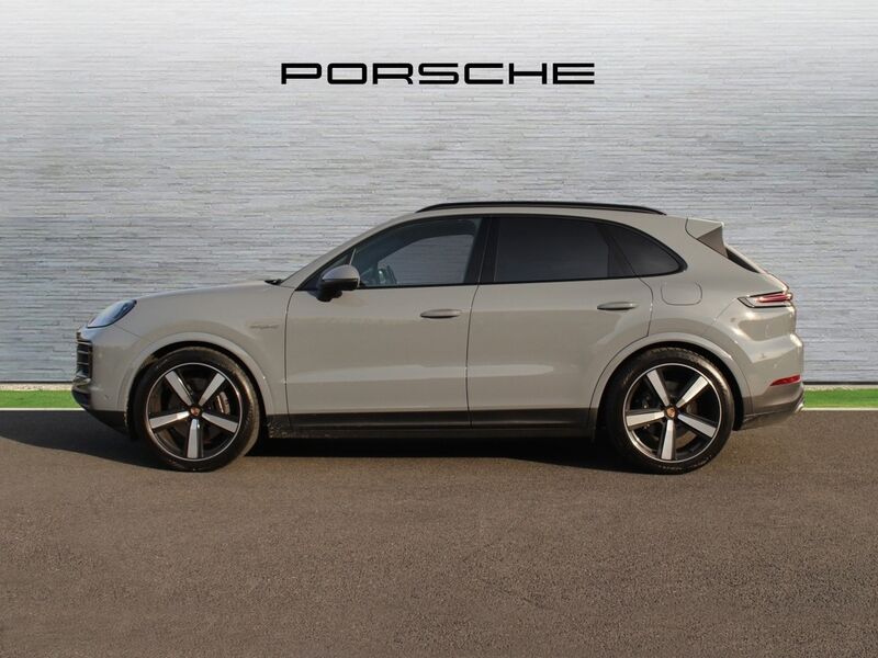 More views of Porsche Cayenne