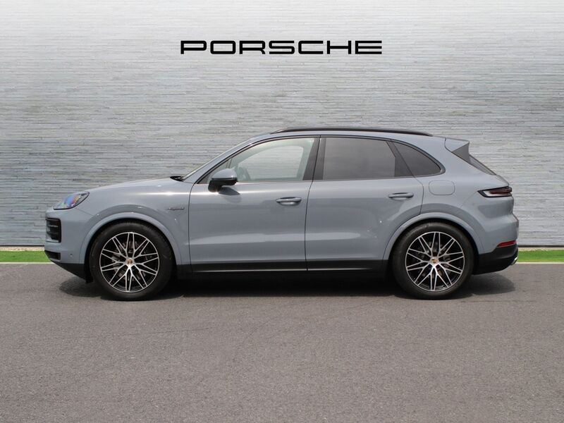 More views of Porsche Cayenne
