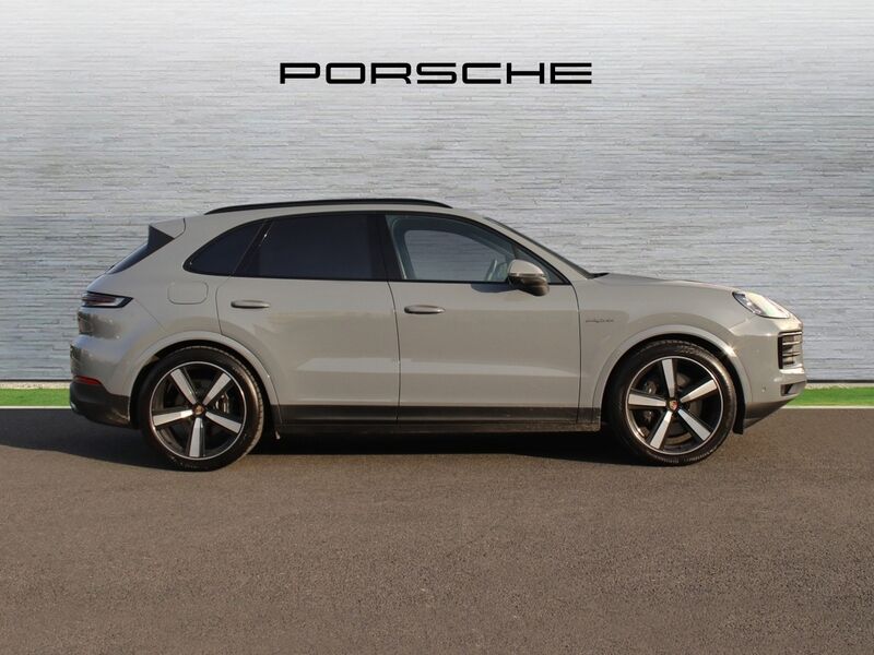 More views of Porsche Cayenne