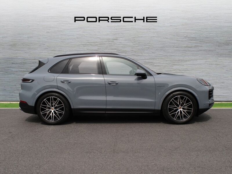 More views of Porsche Cayenne
