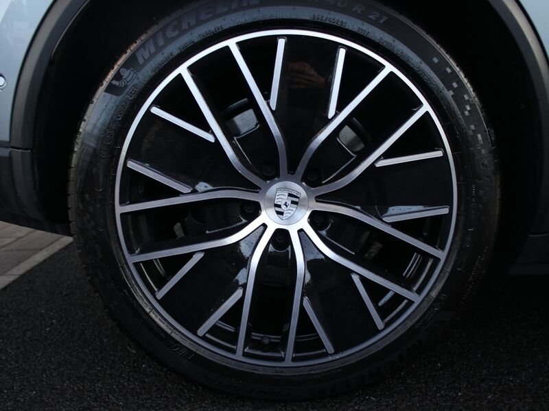 More views of Porsche Macan