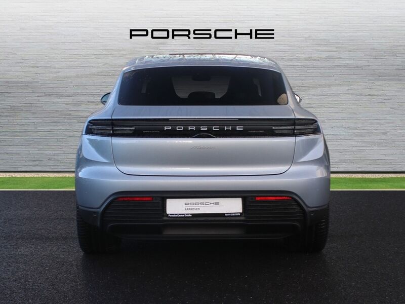 More views of Porsche Macan