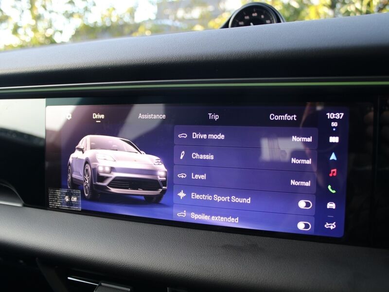 More views of Porsche Macan