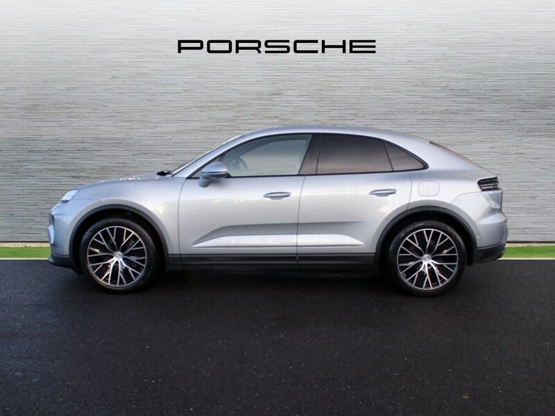 More views of Porsche Macan