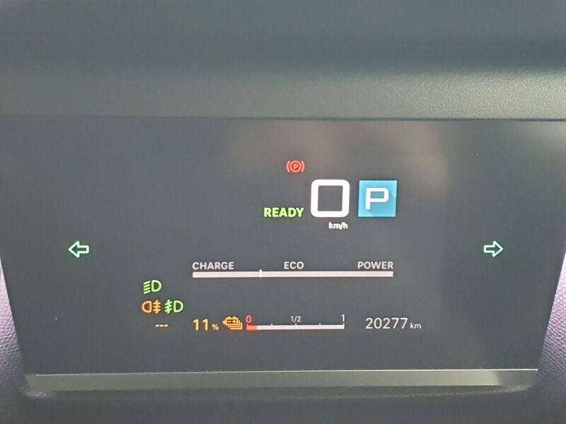 More views of Citroen e-C4 X