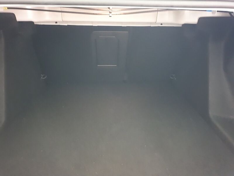 More views of Citroen e-C4 X