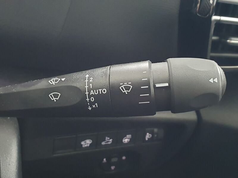 More views of Citroen e-C4 X