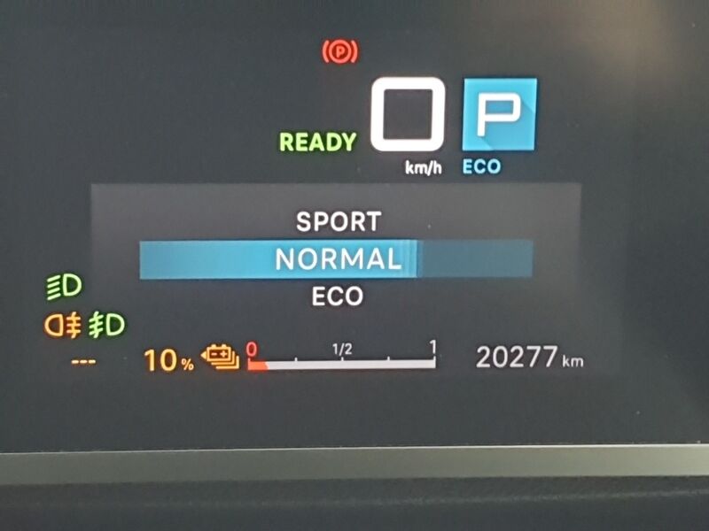 More views of Citroen e-C4 X