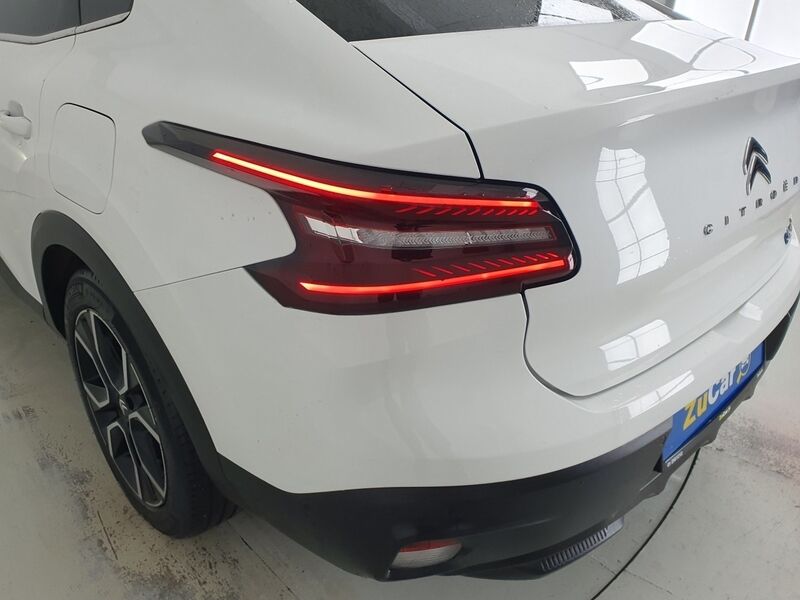 More views of Citroen e-C4 X