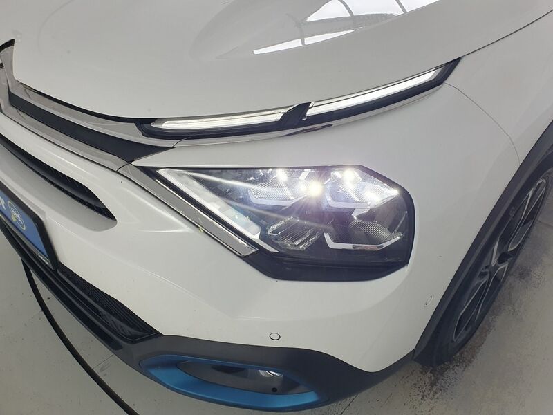 More views of Citroen e-C4 X