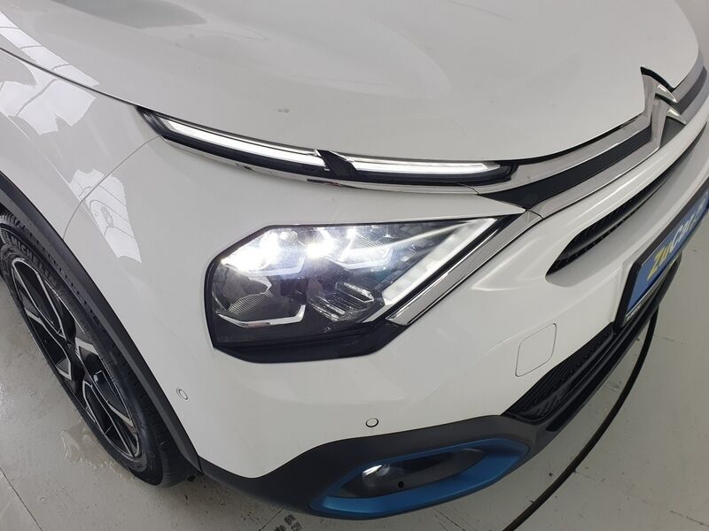 More views of Citroen e-C4 X