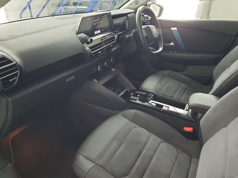 More views of Citroen e-C4 X