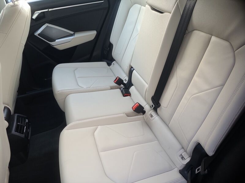 More views of Audi Q3