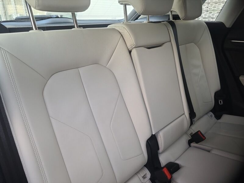 More views of Audi Q3