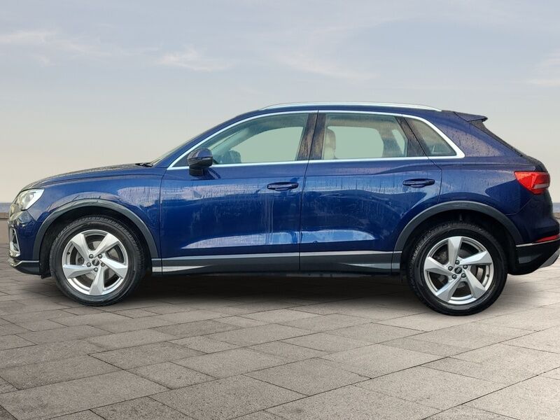 More views of Audi Q3